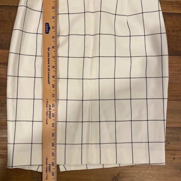 Banana Republic Pencil Skirt Window Pane Split, Petite 2 - Picture 3 of 6